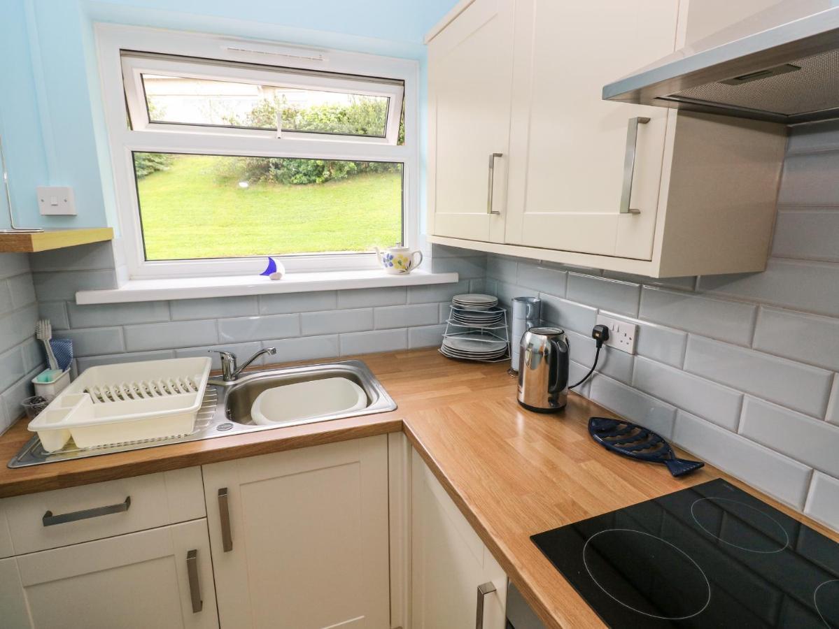 Number 6 Oxwich Leisure Park Villa สวอนซี ภายนอก รูปภาพ